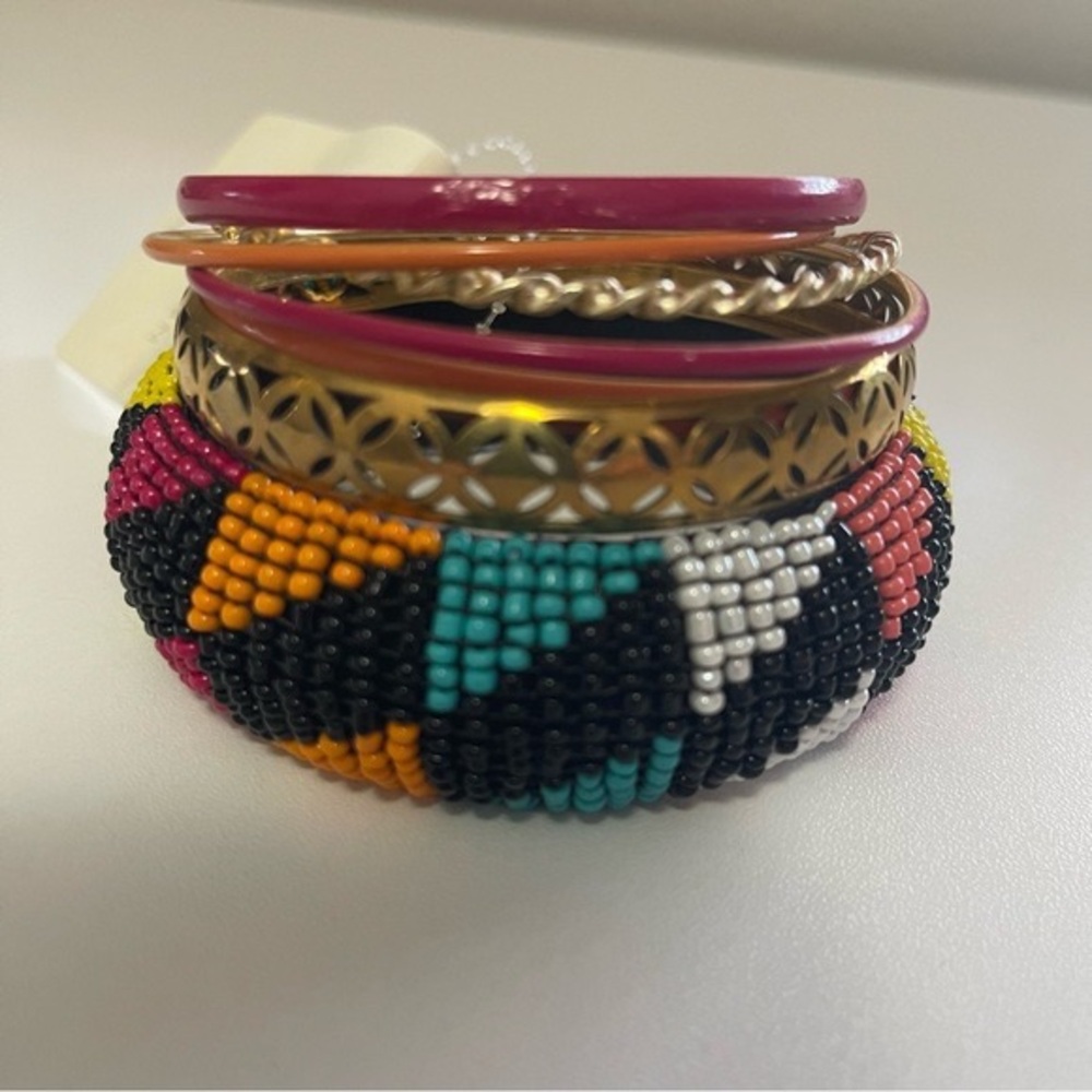 NEW LOOK BANGLE BRACELET SET New with Tags Beaded